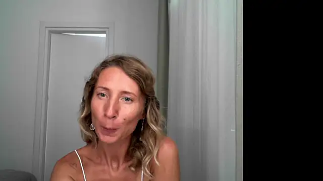 Snapshot of Paevoa chatting on September 24, 12:59 pm Paevoa online show from September 24, 12:59 pm