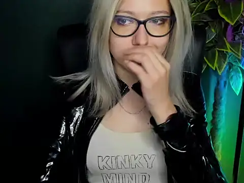 loveHeidi online show from September 29, 6:18 am