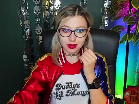 loveHeidi online show from October 31, 9:57 am