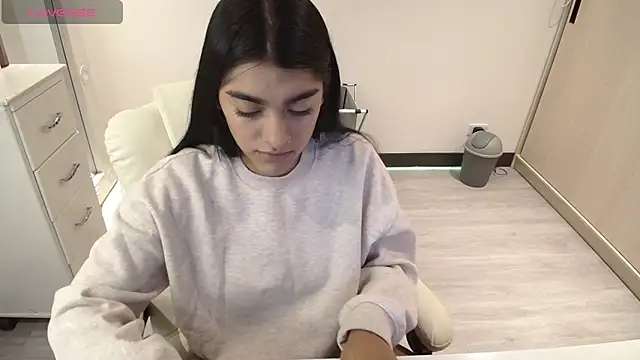 amarasilk  online show from January 9, 2:16 am