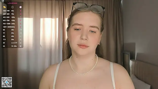 Snapshot of AlinaSollman chatting on September 21, 4:22 am AlinaSollman online show from September 21, 4:22 am