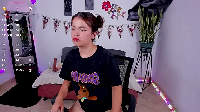 naughtypixie online show from October 4, 5:24 am