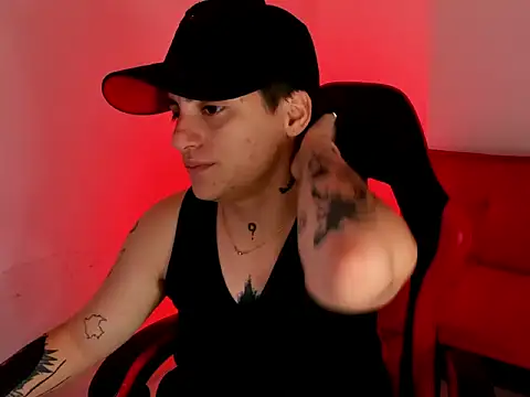 PeytonBox online show from December 5, 12:06 pm