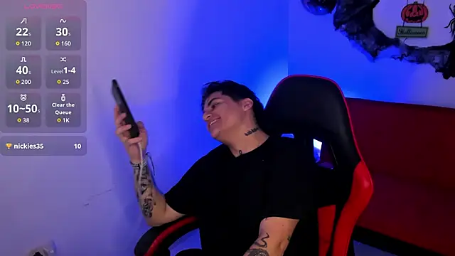 PeytonBox online show from October 23, 1:39 pm