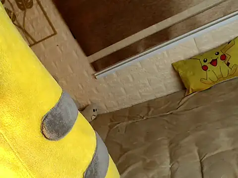 yourdevilsweettsx online show from December 14, 5:46 am