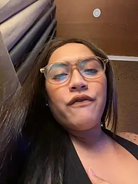 yourdevilsweettsx online show from November 4, 3:28 pm