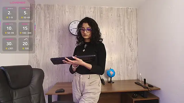 LilyRouset online show from September 10, 2:28 pm