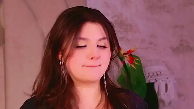 Snapshot of UR_BELLA chatting on October 13, 3:58 pm UR BELLA online show from October 13, 3:58 pm