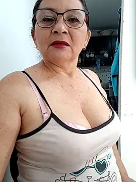 Snapshot of marfil_milf chatting on October 1, 3:06 pm marfil milf online show from October 1, 3:06 pm