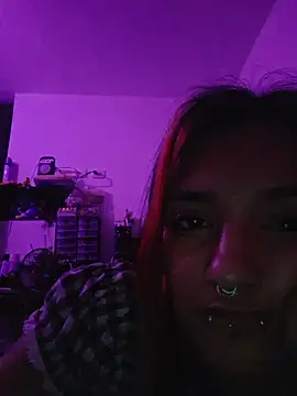 carolinerue online show from May 7, 4:39 am