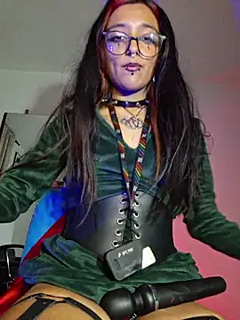 carolinerue online show from February 27, 10:59 am