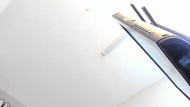 Sofia summers online show from December 3, 4:15 am