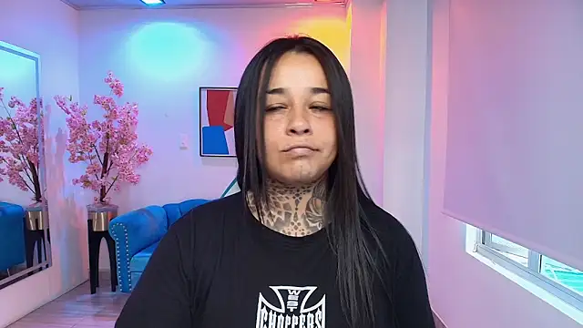 Black roseee online show from December 1, 7:38 pm