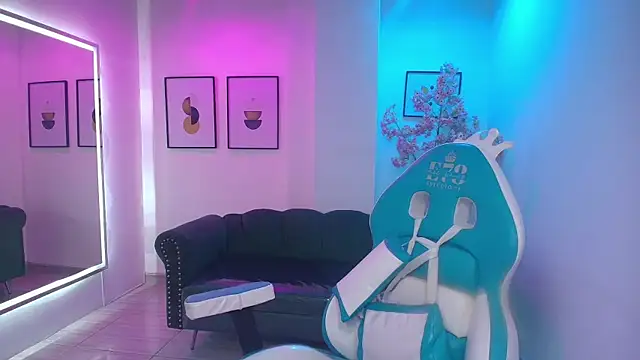 Black roseee online show from April 28, 4:16 am