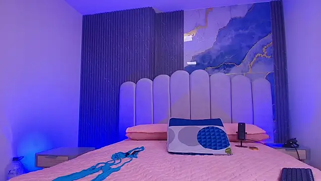 abbyrouss  online show from April 14, 3:17 am