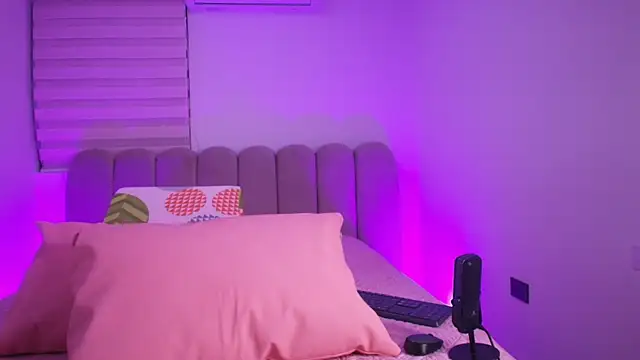 abbyrouss  online show from November 28, 3:09 am