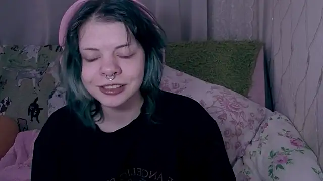 Alice Zev online show from April 4, 2:43 am