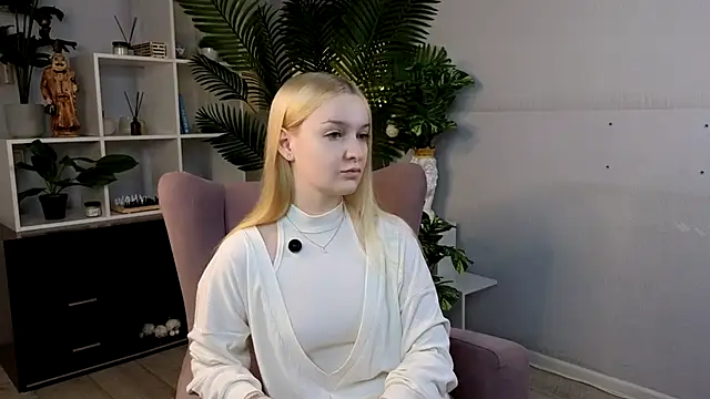 KrishnaSimmons online show from September 11, 9:53 am