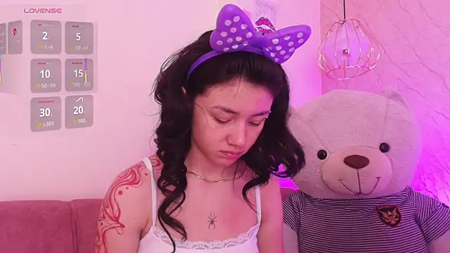 april bennett online show from November 4, 12:21 pm