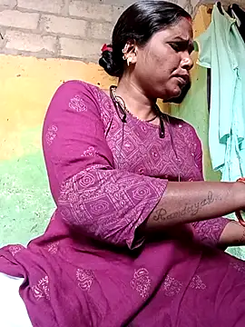 SweetKomal89 online show from October 30, 6:49 am