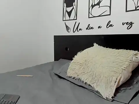 Allison 21  online show from November 8, 3:55 am