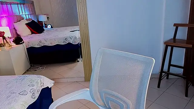 RobinBennett online show from April 6, 1:34 pm