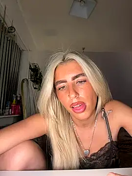 BlondeBetty online show from November 25, 9:59 pm