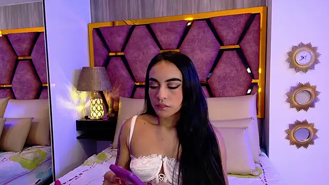 Leslie Bussh  online show from February 17, 11:53 am