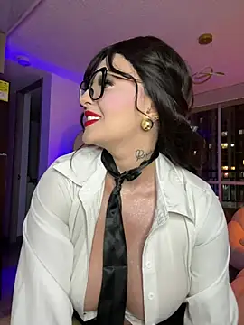 GabyMejiaa online show from August 5, 11:55 pm