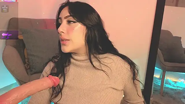 Snapshot of ashlynnlowe_ chatting on October 16, 8:22 pm ashlynnlowe online show from October 16, 8:22 pm