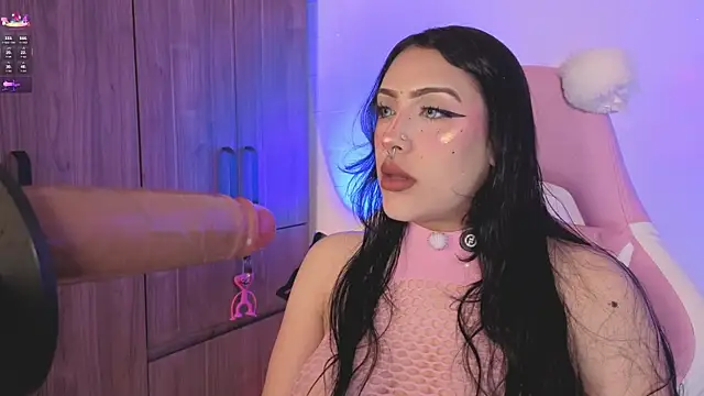 ashlynnlowe  online show from July 1, 9:58 pm