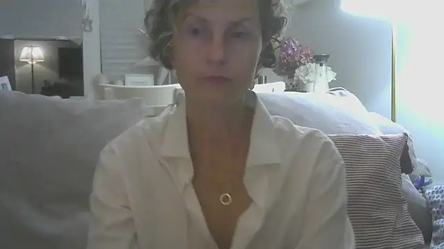 Sylira online show from July 28, 8:45 pm