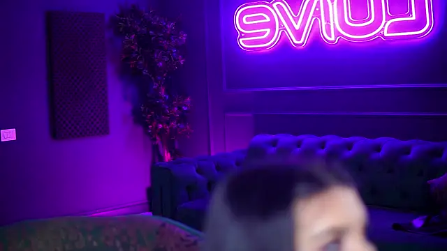 YuliaDesirevska online show from November 7, 8:25 pm