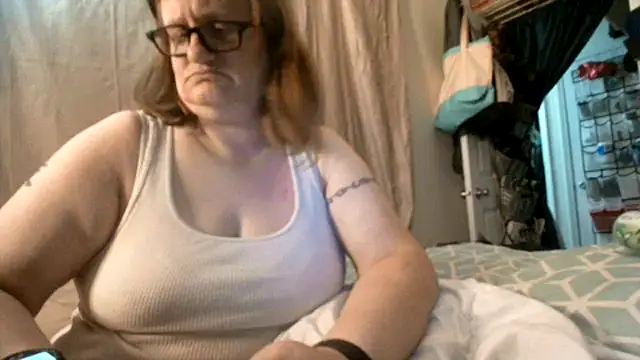 lindamarie  online show from September 18, 11:47 pm