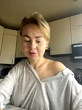 MartaLuna  online show from October 26, 8:32 am