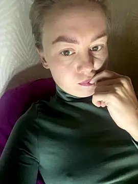 MartaLuna  online show from November 17, 7:53 am