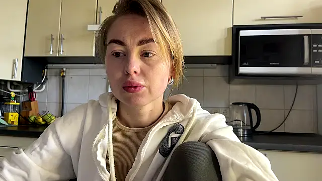 MartaLuna  online show from April 7, 9:33 am