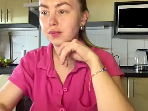 MartaLuna  online show from March 31, 8:31 pm