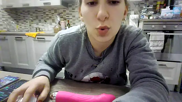 Camaleontica online show from December 16, 10:48 pm