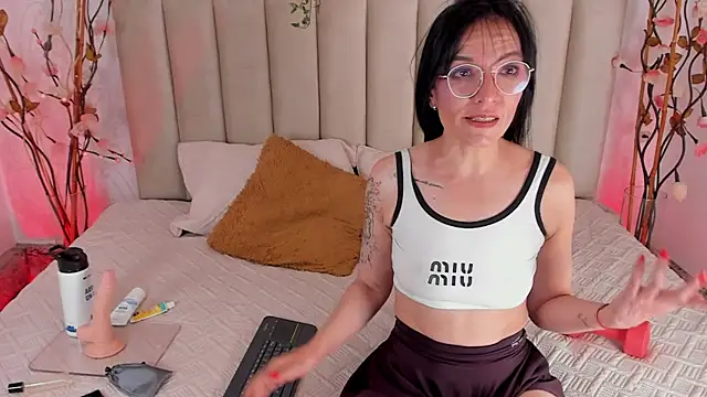 Snapshot of Aria_velle chatting on September 26, 2:25 pm Aria velle online show from September 26, 2:25 pm