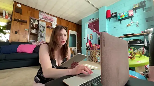 Snapshot of desirex2025 chatting on October 10, 5:18 pm desirex2025 online show from October 10, 5:18 pm