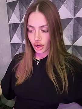 Elizabeth Tay online show from March 31, 7:03 pm