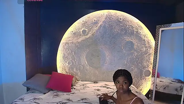 CamilaaSaenz online show from January 7, 1:03 pm