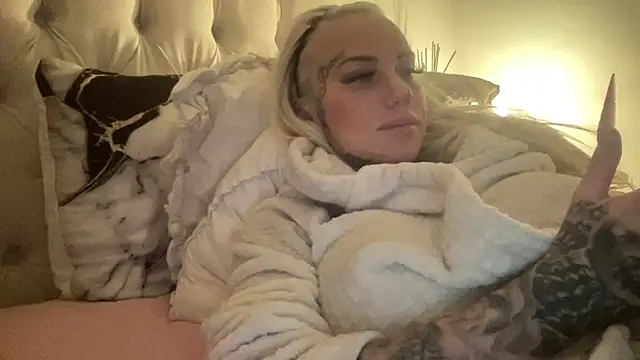 paulinaalatalo online show from March 16, 10:57 pm