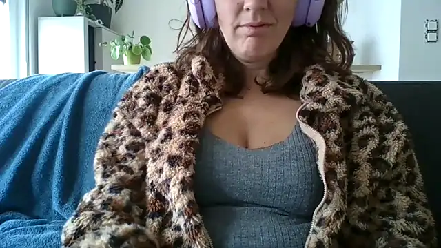 samantaatw online show from September 25, 8:13 am