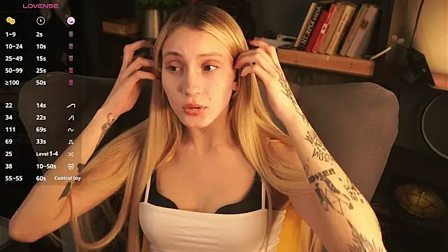 ellliefrost online show from September 22, 12:58 pm