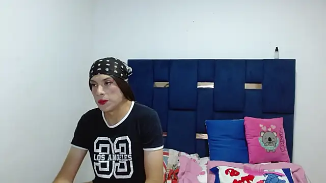 PinkLuna LolaBloom online show from April 5, 2:32 am