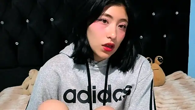 Sullyoonn online show from October 18, 2:14 am