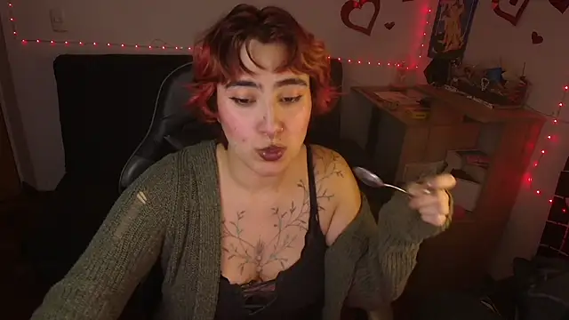 Miacatsito3 online show from May 7, 11:41 pm