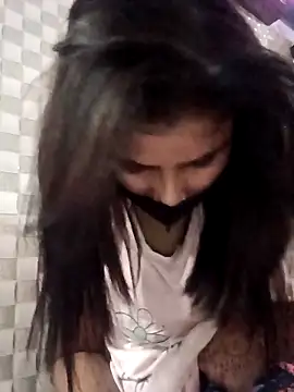 Snapshot of Arti_ chatting on October 15, 10:18 am Arti online show from October 15, 10:18 am